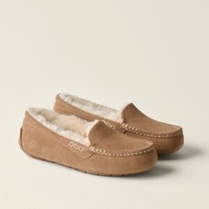 UGG Dakota Ansley Cozy Tan Suede Moccasin Loafers Women’s Size 9